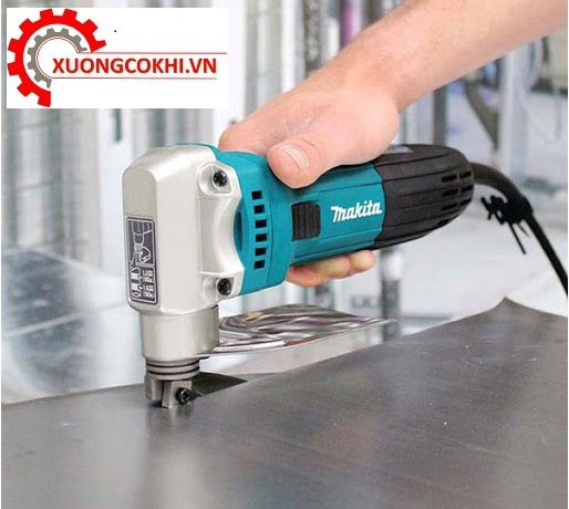Máy cắt kim loại thẳng Makita JS1602