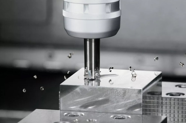 Dao phay GBE Mitsubishi 2 phay1