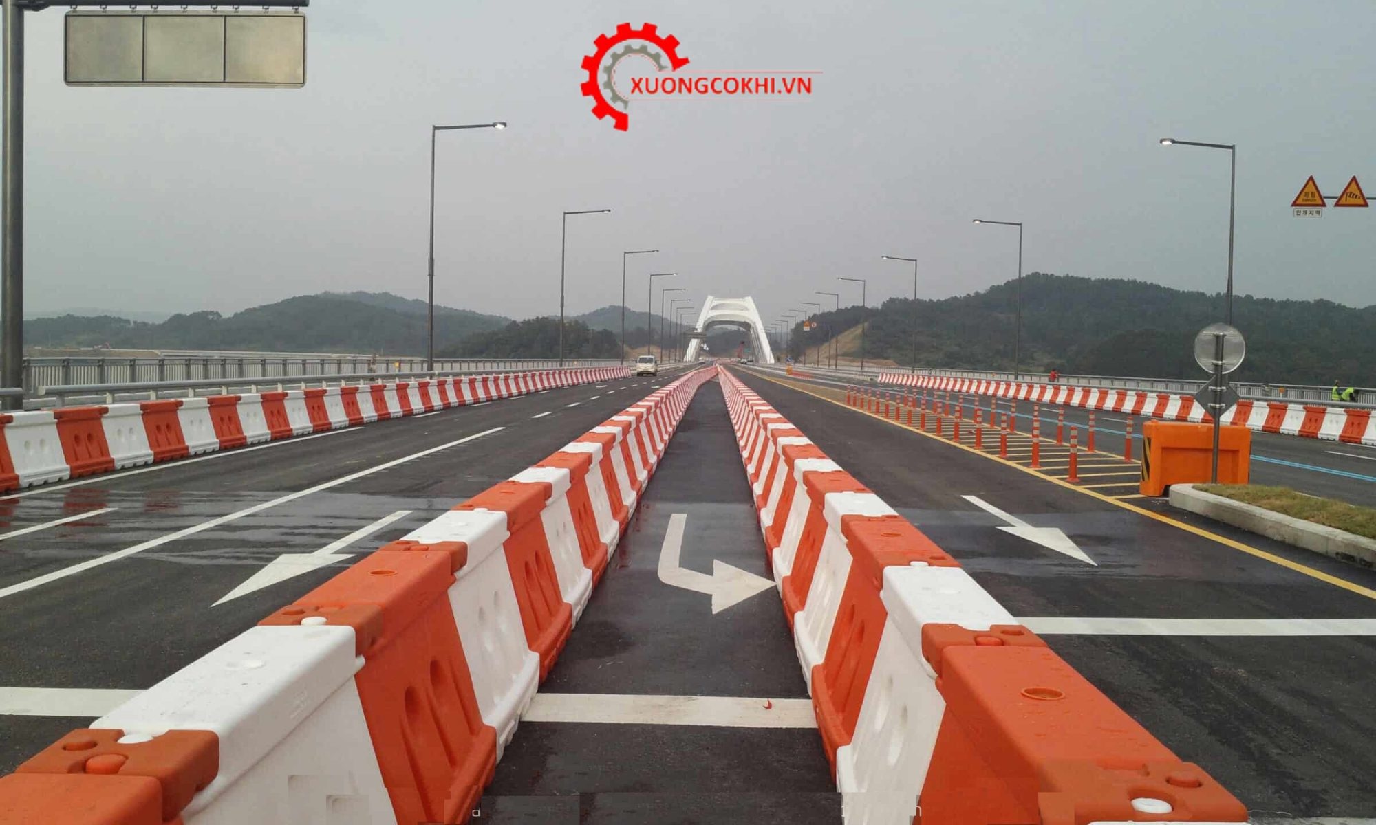 Dải phân cách bằng nhựa 8 Dải phân cách bằng nhựa