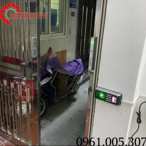 Lắp khóa vân tay cho cổng cửa sắt