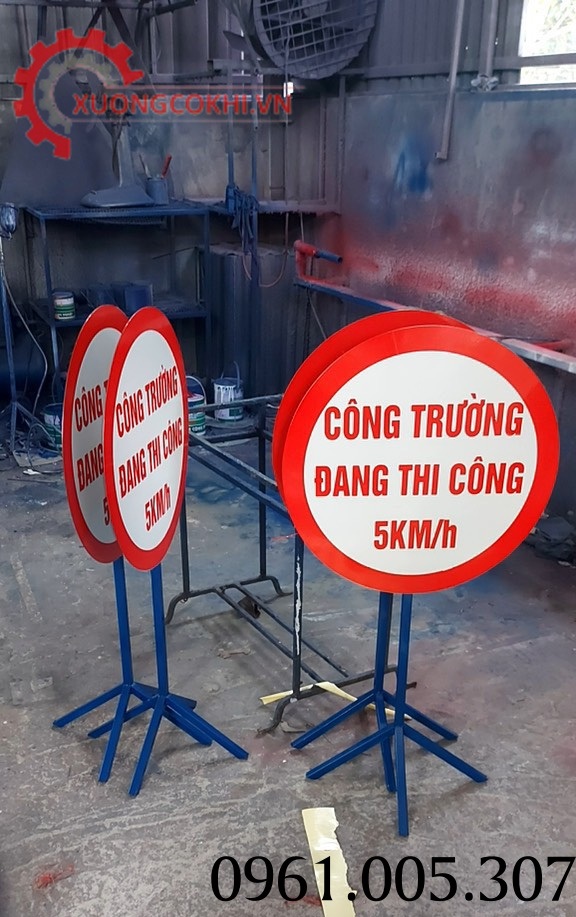Biển báo công trường đang thi công 8 Biển báo công trường đang thi công