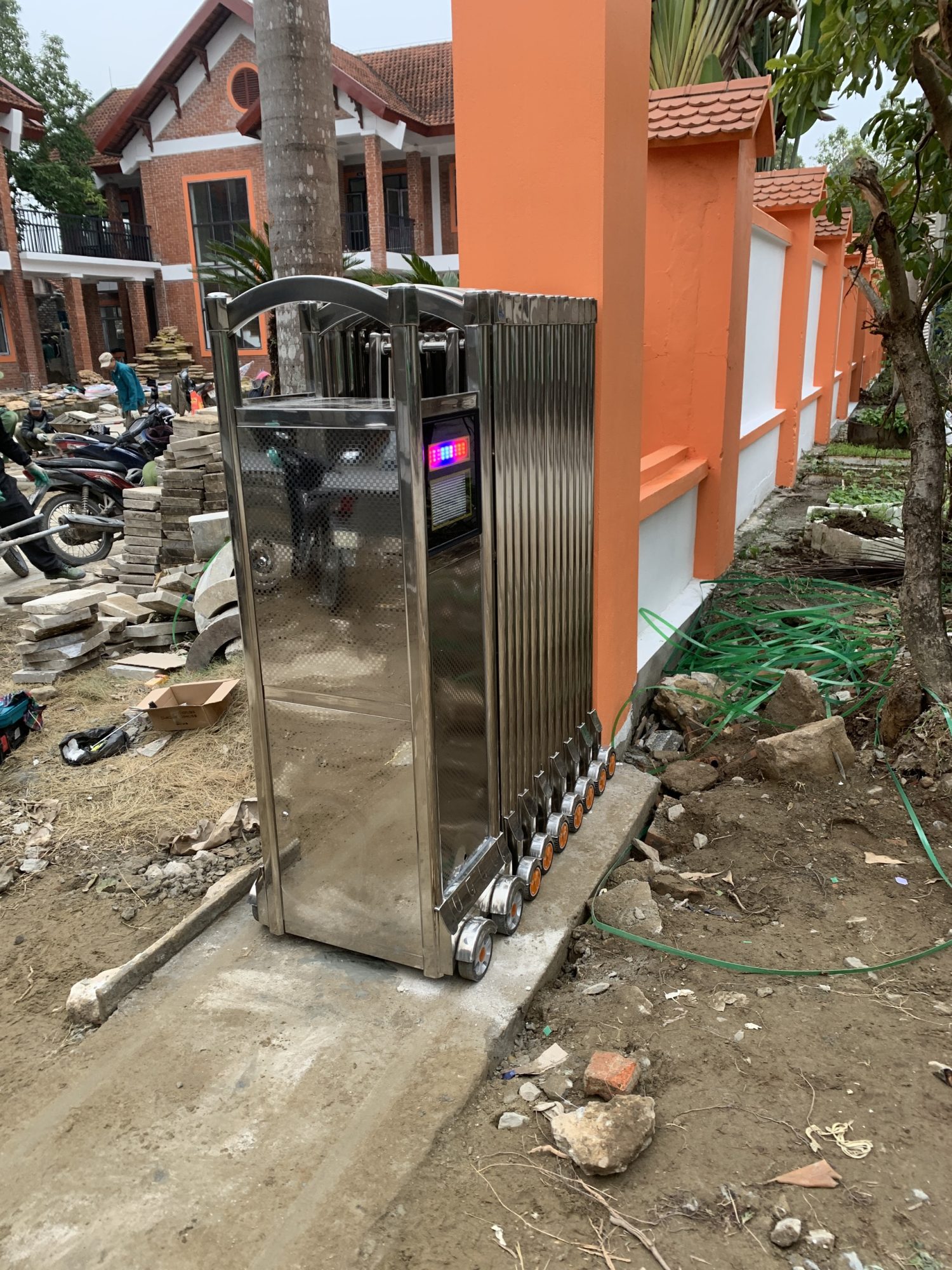 Lắp đặt cổng xếp tự động trên toàn quốc uy tín chất lượng 4 Lắp đặt cổng xếp tự động