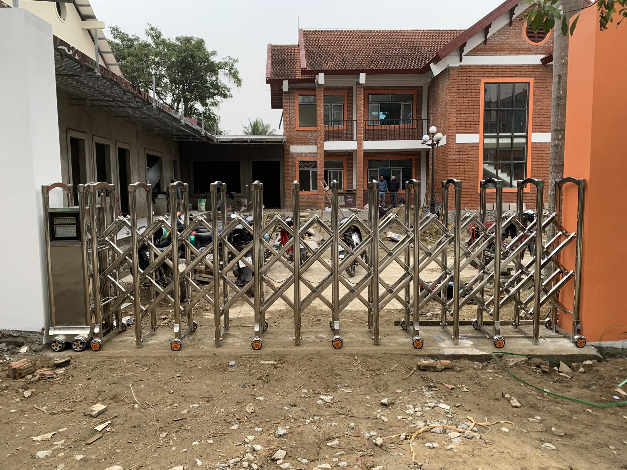 Lắp đặt cổng xếp tự động trên toàn quốc uy tín chất lượng 5 Lắp đặt cổng xếp tự động
