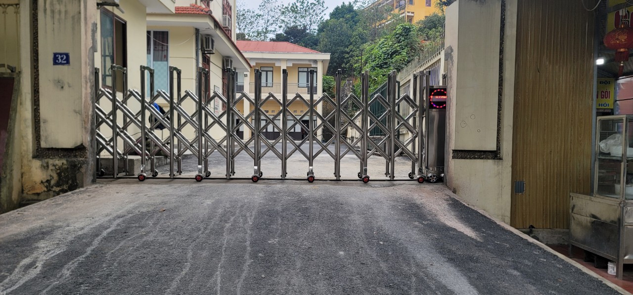 Lắp đặt cổng xếp tự động trên toàn quốc uy tín chất lượng 2 Lắp đặt cổng xếp tự động
